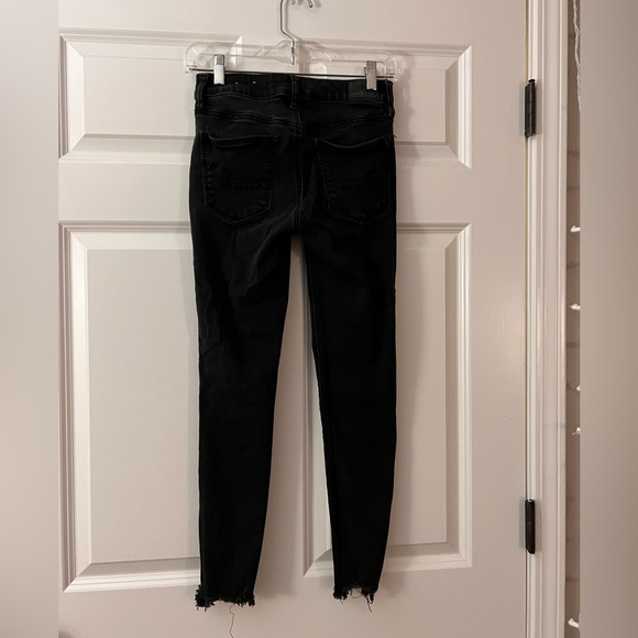 Black, ripped American Eagle jeans - Picture 2 of 3